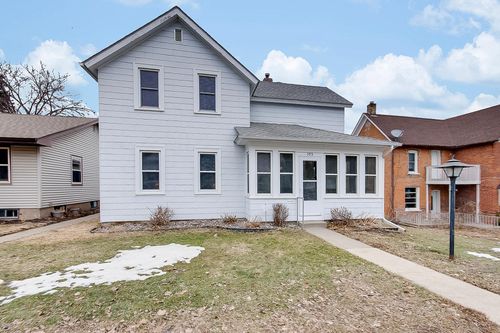 105 1st St Sw, New Prague, MN, 56071-2301 | Card Image
