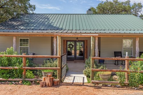 1141 Fm 3240, Bandera, TX, 78003-5204 | Card Image