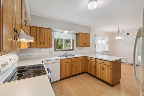 201 E 7th St, Washburn, WI, 54891-9448 | Card Image