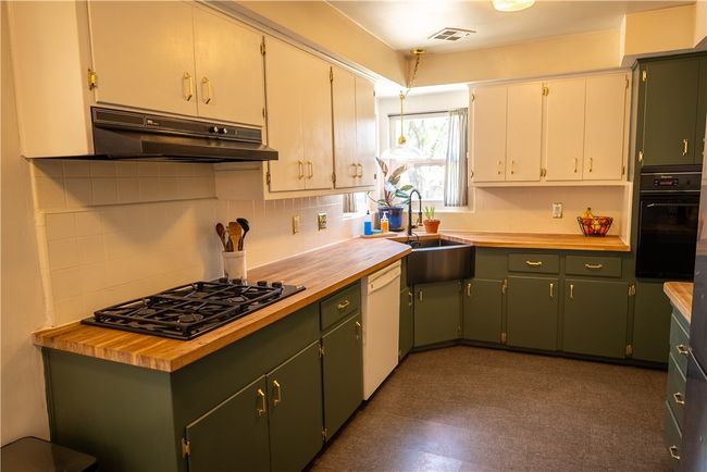 525 E F St, House other with 3 bedrooms, 2 bathrooms and 2 parking in Tehachapi CA | Image 15