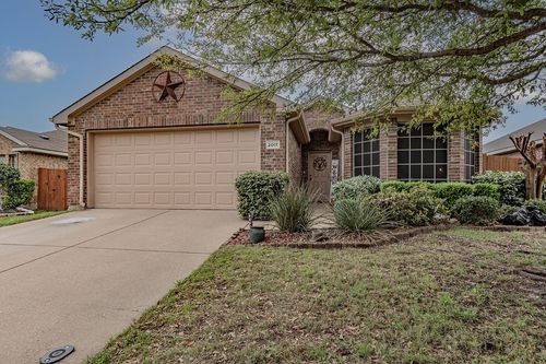 2017 Allyson Dr, Heartland, TX, 75126-8296 | Card Image