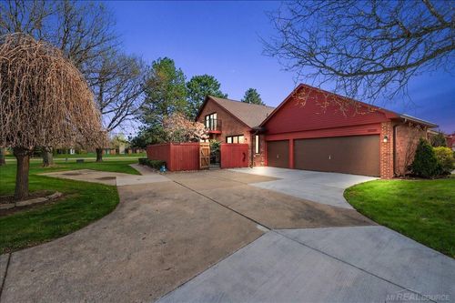 42228 Lochmoor St, Clinton Township, MI, 48038-1775 | Card Image