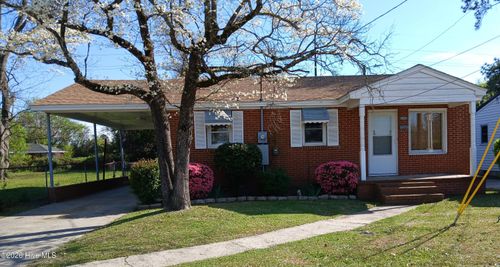 312 Wilmington Ave, Goldsboro, NC, 27530-6438 | Card Image