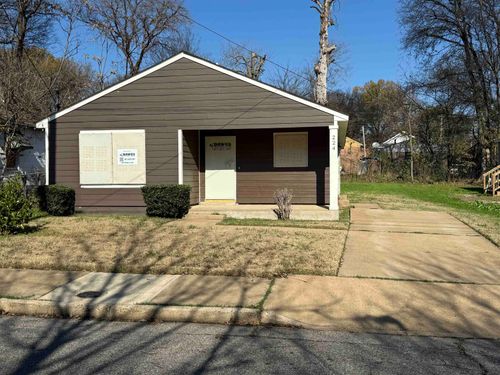 224 Ingle Ave, Memphis, TN, 38109-7649 | Card Image