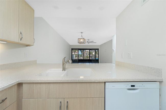 UNIT-212 - 1551 Beach Rd, Condo with 2 bedrooms, 2 bathrooms and null parking in Englewood FL | Image 7