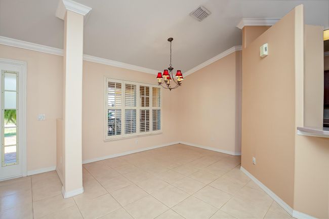 364 Sw Aero Cir, House other with 3 bedrooms, 2 bathrooms and null parking in Port St. Lucie FL | Image 13