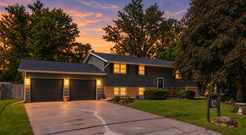 209 N Market Street, Grandview, IA, 52752 | Card Image
