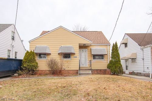 15305 Rockside Rd, Maple Heights, OH, 44137-3944 | Card Image