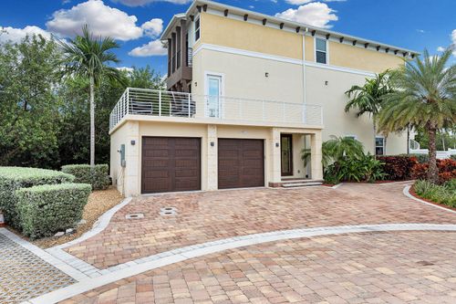 451 Sombrero Beach Rd, Marathon, FL, 33050-3948 | Card Image