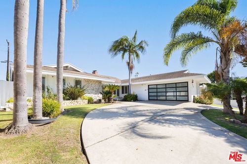 6430 S Sherbourne Dr, Los Angeles, CA, 90056-2120 | Card Image