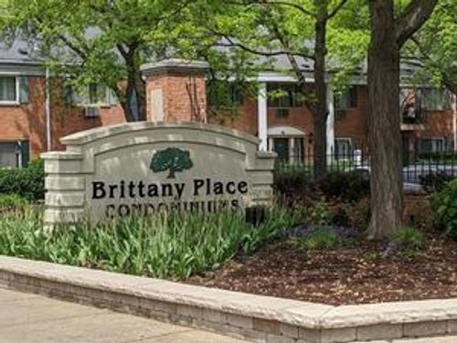 b102-2311 S Goebbert Rd, Arlington Heights, IL, 60005-4137 | Card Image