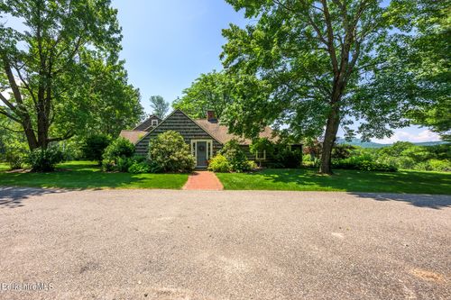 411 E New Lenox Rd, Pittsfield, MA, 01201-8312 | Card Image