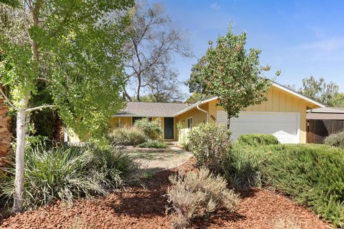 2727 Adrian Dr, Davis, CA, 95618-1536 | Card Image