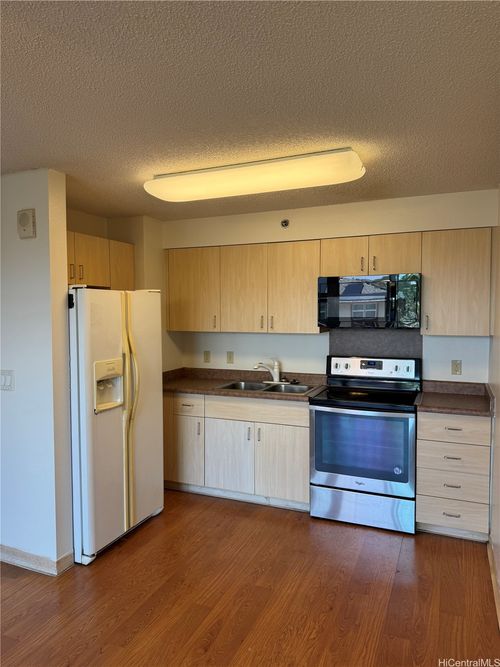 202-94-302 Paiwa St, Waipahu, HI, 96797-3666 | Card Image