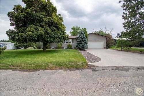 201 W 8th Ave, Big Timber, MT, 59011-7866 | Card Image