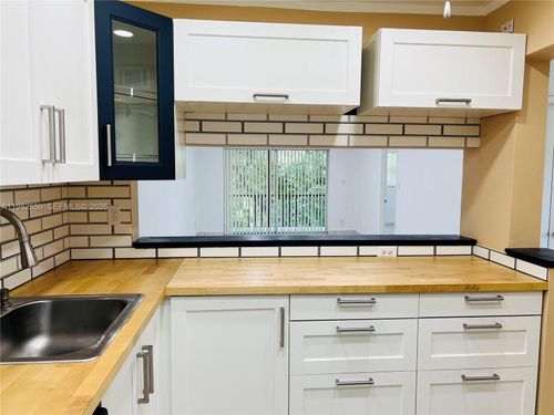 apt-310-8000 Fairview Dr, Tamarac, FL, 33321-3979 | Card Image