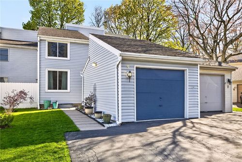 9 Brimsdown Cir, Fairport, NY, 14450-1605 | Card Image