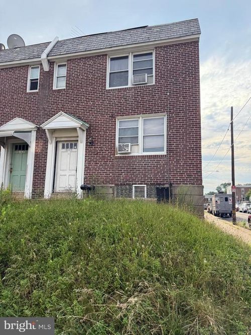 5222 N Front St, PHILADELPHIA, PA, 19120-3526 | Card Image