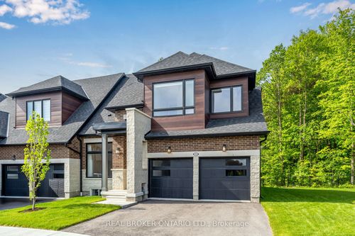 9 Vern Robertson Gate, Uxbridge, ON, L9P0R9 | Card Image