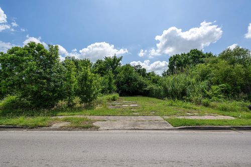 2418 Jensen Dr, Houston, TX, 77026-6311 | Card Image