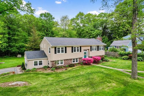70 Stevens Dr, Holbrook, MA, 02343-1239 | Card Image