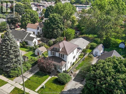 {{alt}} | Card Image