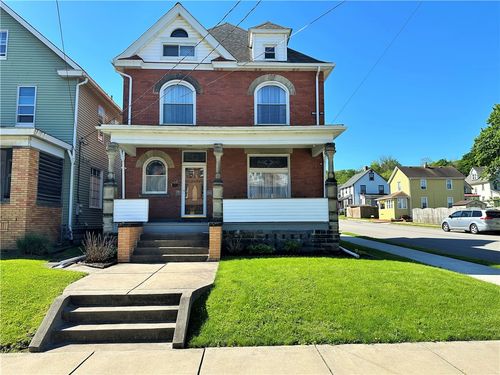 425 Wayne Ave, Ellwood City, PA, 16117-2035 | Card Image