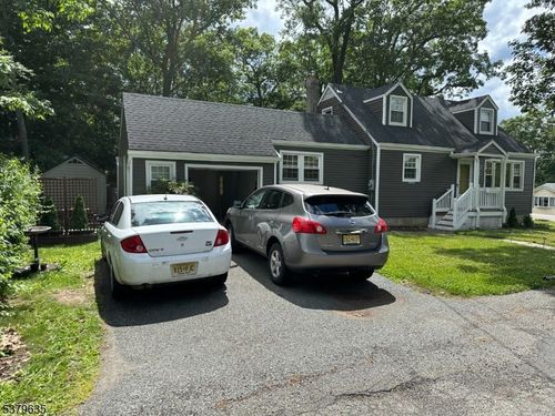 4 Kansas Way, Hopatcong, NJ, 07843-1773 | Card Image