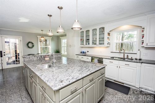 2193 Hawthorne Ln, Wilkesboro, NC, 28697-9478 | Card Image