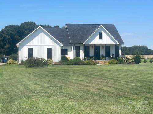 370 Cal Kennedy Rd, Cleveland, NC, 27013-9632 | Card Image