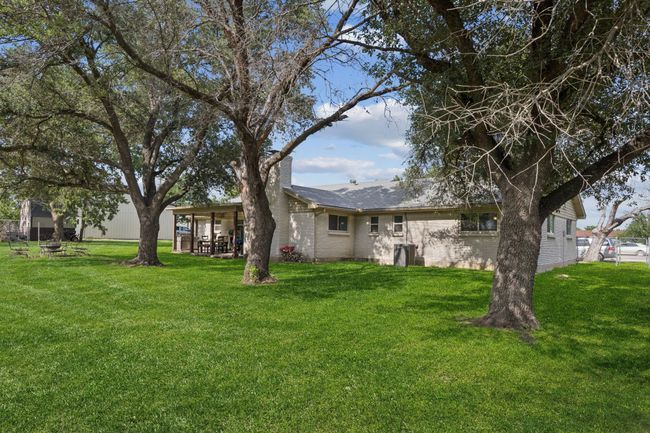 403 N Baugh St, House other with 3 bedrooms, 2 bathrooms and null parking in Alvarado TX | Image 26