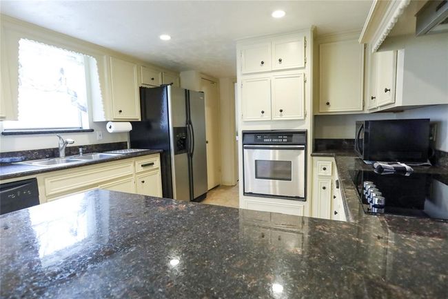3911 Cypress Lake Dr, House other with 4 bedrooms, 2 bathrooms and 2 parking in Spring TX | Image 10