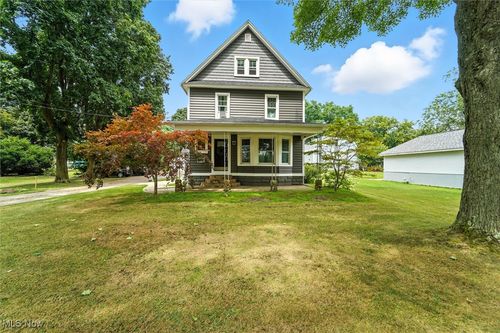 4325 E Center St, Conneaut, OH, 44030-3070 | Card Image