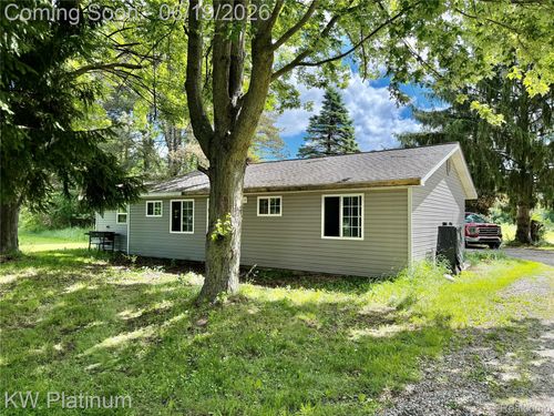 7815 Vincent Rd, Croswell, MI, 48422-9010 | Card Image