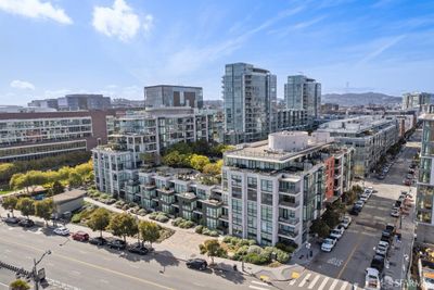 310 - 325 China Basin Street, Condo with 2 bedrooms, 2 bathrooms and 1 parking in San Francisco CA | Image 1