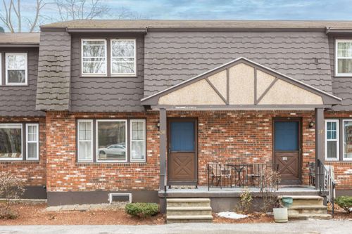 38 Midridge Cir, Londonderry, NH, 03053-3303 | Card Image