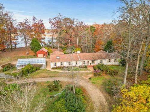 141 Beechwood Hls, Newport News, VA, 23608-2415 | Card Image