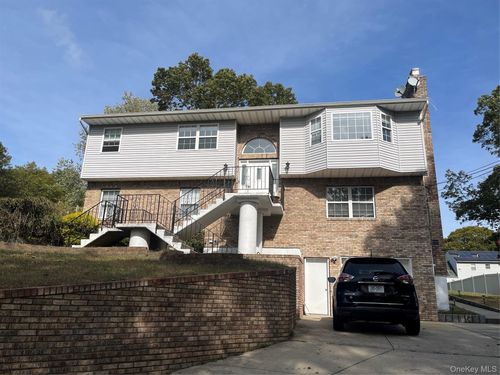 39 Elder Ave, Farmingville, NY, 11738-1721 | Card Image