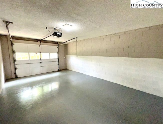 101 - 30 Village Rd, Townhouse with 2 bedrooms, 2 bathrooms and null parking in Roaring Gap NC | Image 17