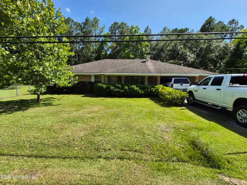 6173 E Grenada St, Bay Saint Louis, MS, 39520-8323 | Card Image