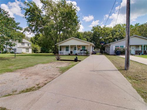 523 N Bryan Ave, Stroud, OK, 74079-2659 | Card Image