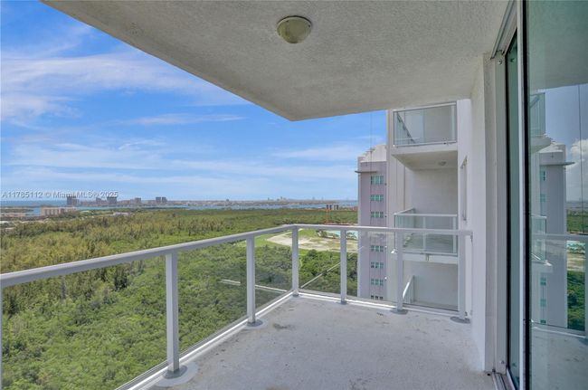 APT-2503 - 15051 Royal Oaks Ln, Condo with 3 bedrooms, 3 bathrooms and null parking in North Miami FL | Image 37