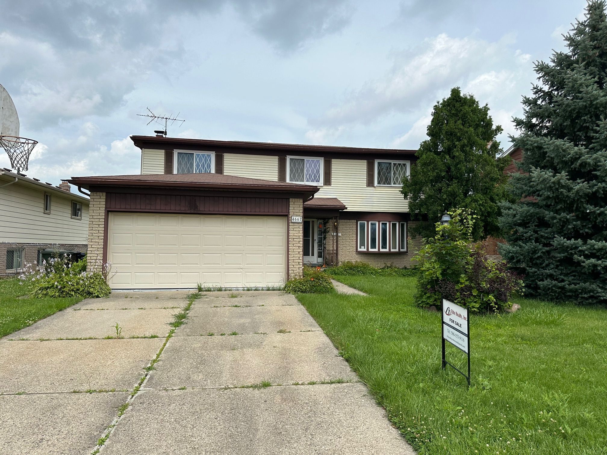 Bloomfield Dr, Sterling Heights, MI 48310