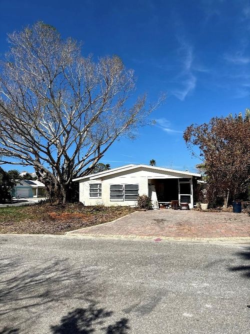 200 175th Ave E, REDINGTON SHORES, FL, 33708-1210 | Card Image