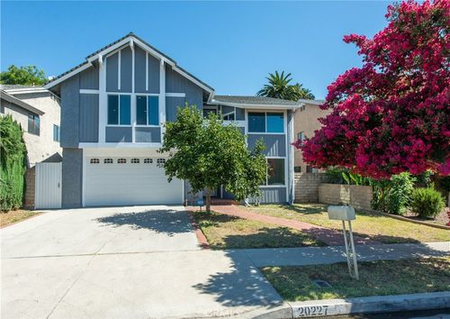20227 Elkwood St, Winnetka, CA, 91306-2359 | Card Image