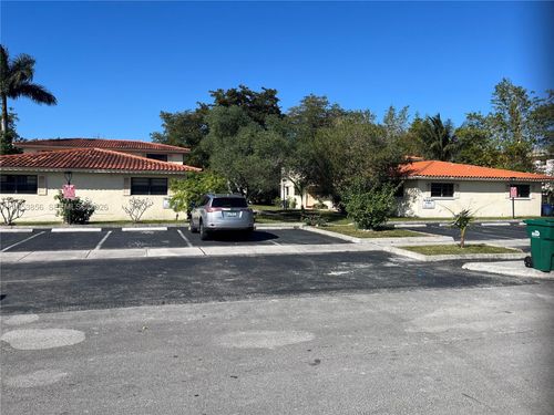 b-13942 Ne 4th Ave, Miami, FL, 33161-3112 | Card Image