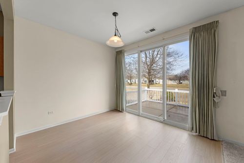 1528 Countryside Dr, Shorewood, IL, 60404-7013 | Card Image