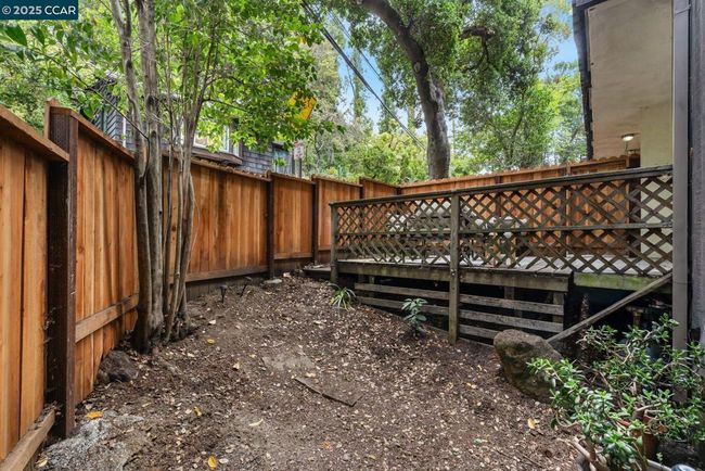 101 - 2 Panoramic Way, Condo with 2 bedrooms, 1 bathrooms and 1 parking in Berkeley CA | Image 27