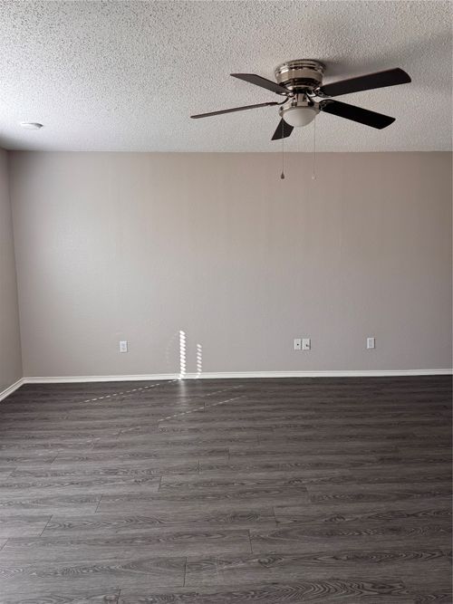 652 Spillway Dr, Little Elm, TX, 75068-5943 | Card Image