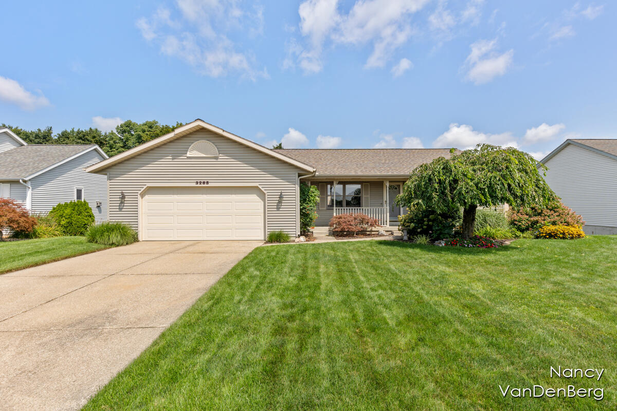 Peshtigo Dr, Grandville, MI 49418
